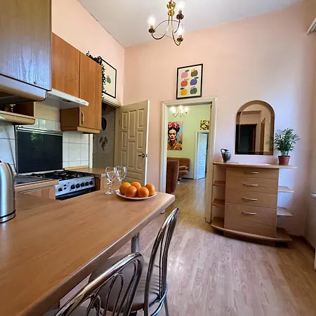 Old Town Riverside Apartments, Self Check-in, Free Parking Appartement